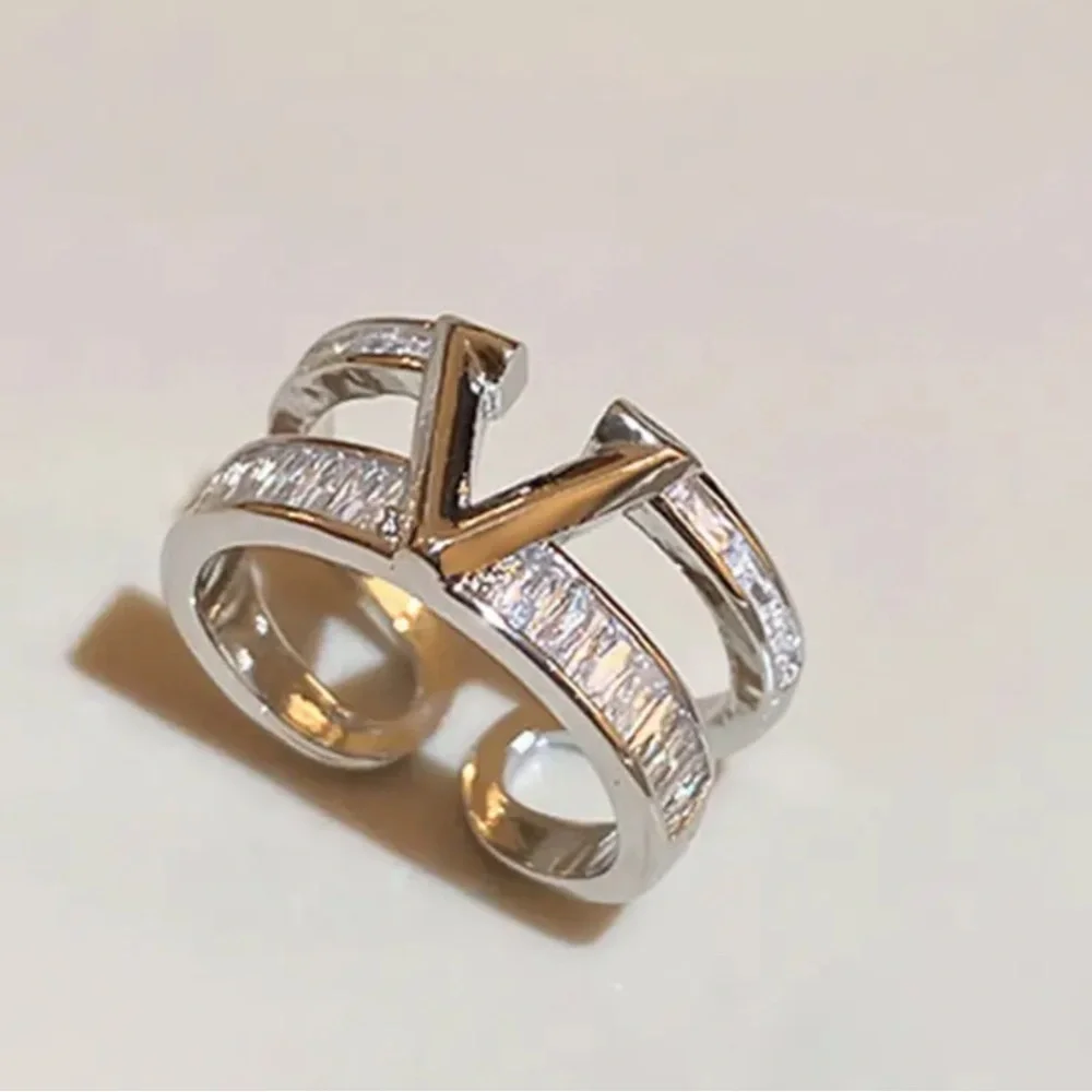 High Luxurious Adjustable Ring with V Design
